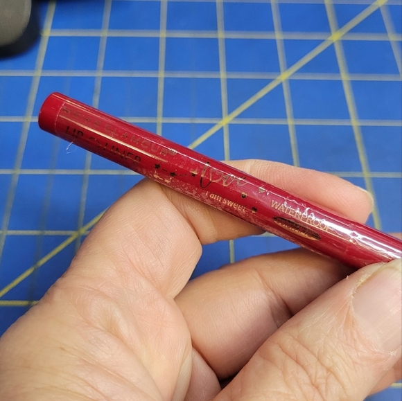 Meike Glamour I Am Sweet #12 Waterproof Lip Liner 3g - Picture 3 of 4